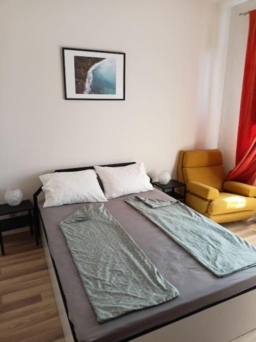 Apartament Welcome To Daisy Sunny Place! Warna Zewnętrze zdjęcie